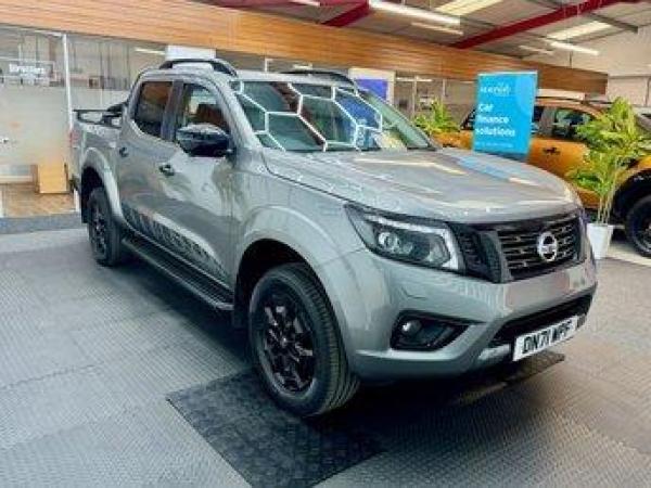 Nissan Navara 2.3 dCi N-Guard Pickup Double Cab 4dr Diesel Auto 4WD Euro 6 (190 ps)