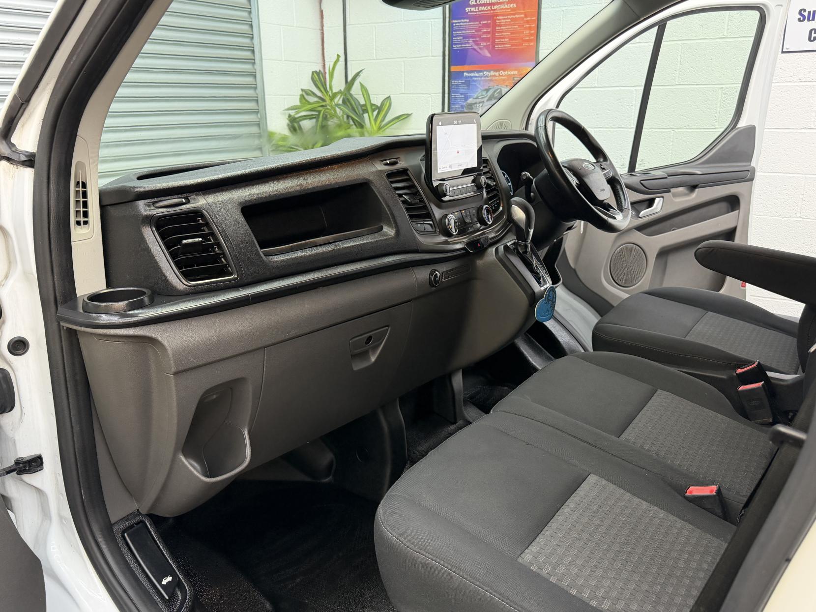 2019 Ford Transit Custom 2.0 320 EcoBlue Trend Panel Van 5dr Diesel Auto L2 H1 Euro 6 (s/s) (130 ps) - Thumbnail 19