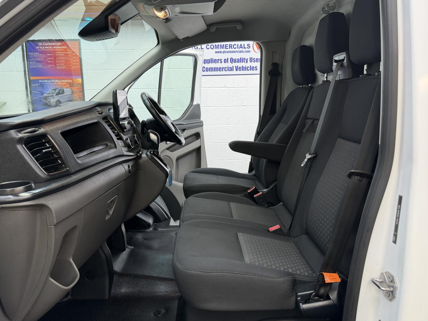 2019 Ford Transit Custom 2.0 320 EcoBlue Trend Panel Van 5dr Diesel Auto L2 H1 Euro 6 (s/s) (130 ps) - Thumbnail 12
