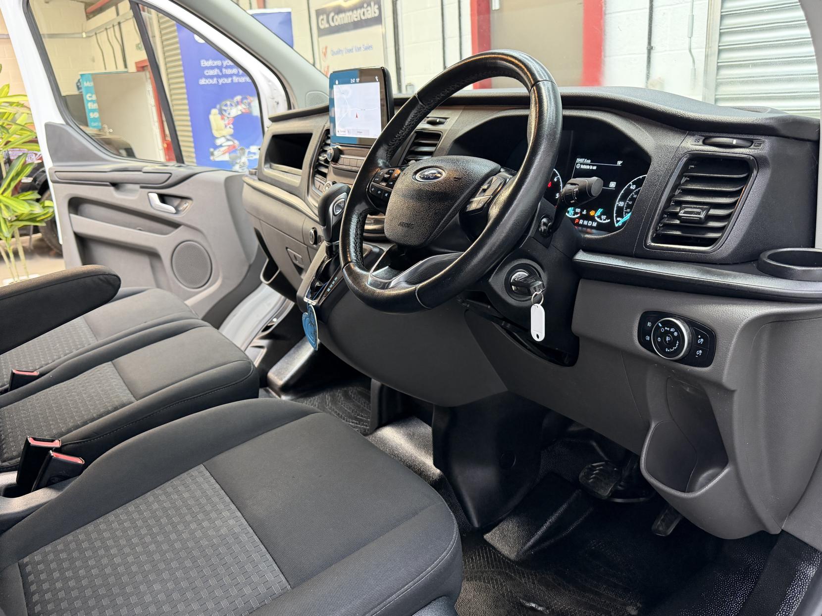 2019 Ford Transit Custom 2.0 320 EcoBlue Trend Panel Van 5dr Diesel Auto L2 H1 Euro 6 (s/s) (130 ps) - Thumbnail 14