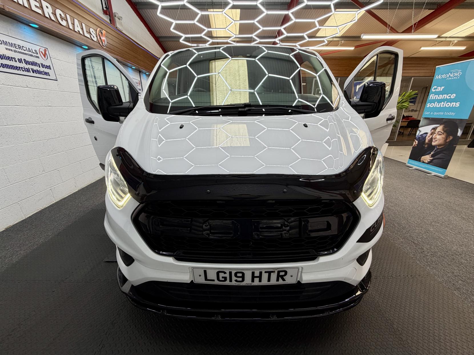 2019 Ford Transit Custom 2.0 320 EcoBlue Trend Panel Van 5dr Diesel Auto L2 H1 Euro 6 (s/s) (130 ps) - Thumbnail 3